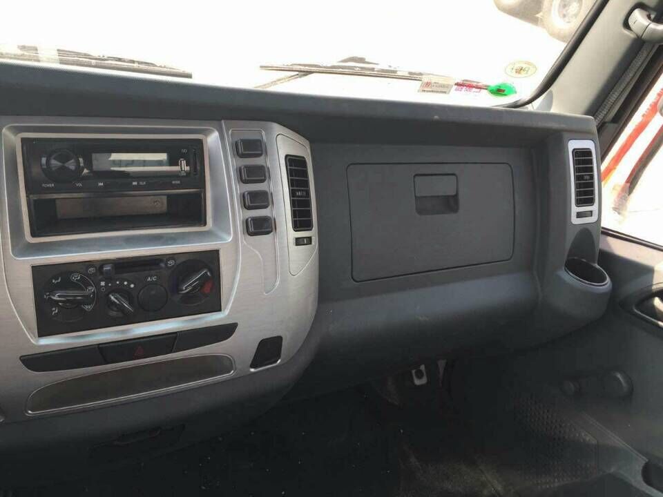 大運(yùn)4米2冷藏車(chē)