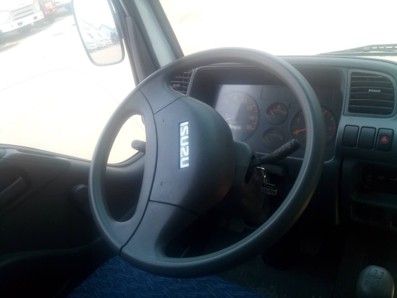 五十鈴面包冷藏車(chē)