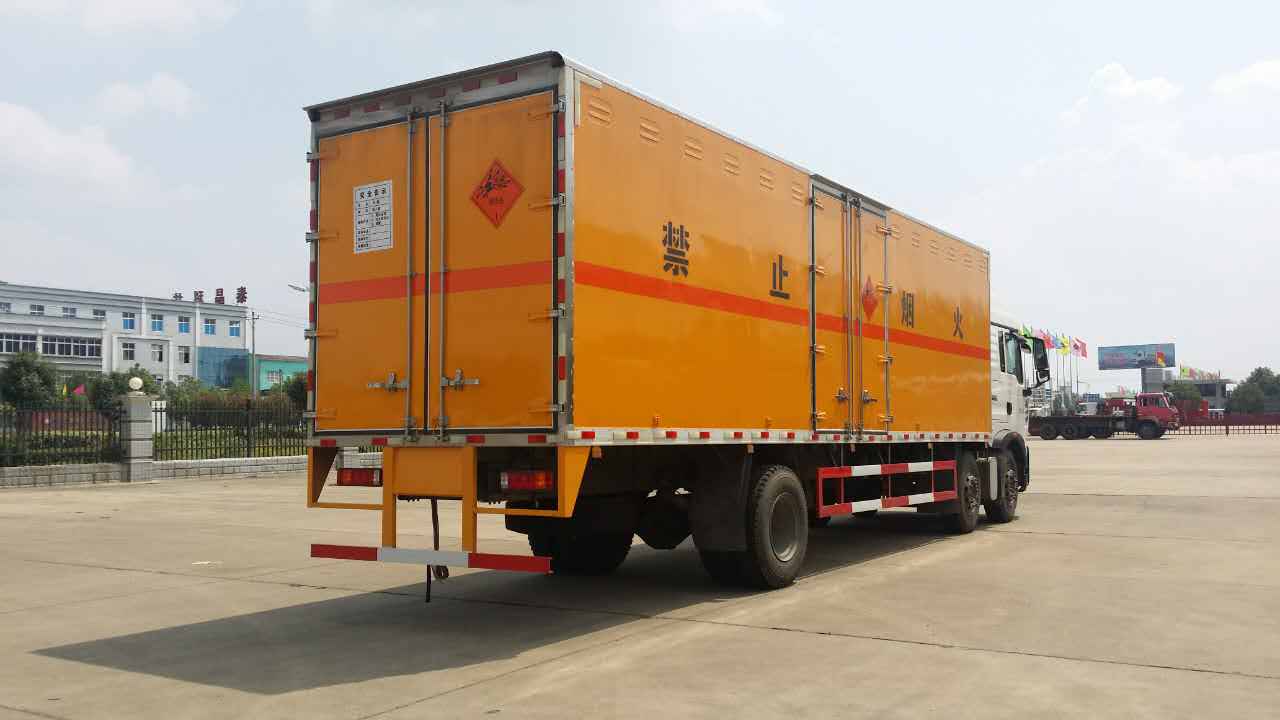 易燃液體廂式運(yùn)輸車