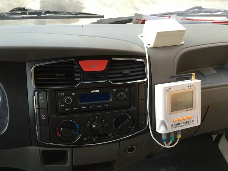 東風(fēng)國(guó)五4米2冷藏車(chē)