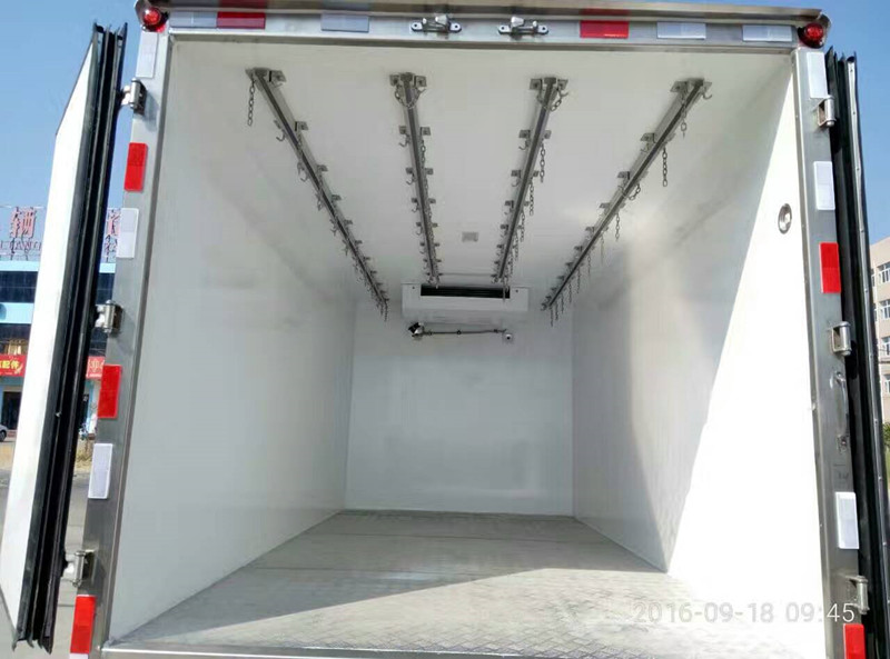 福田奧鈴4米2肉鉤冷藏車