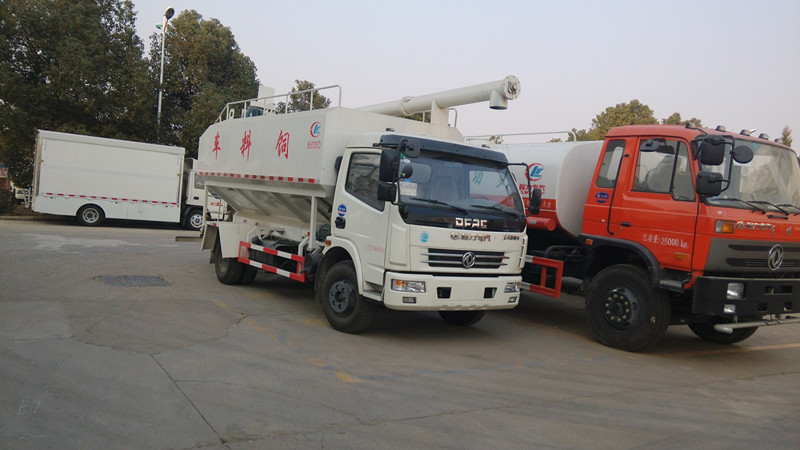 東風(fēng)12方散裝飼料車