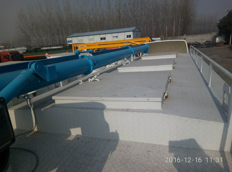 歐曼國五20方飼料車