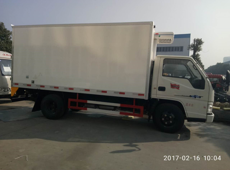 江鈴國(guó)五4米2肉鉤冷藏車(chē) (5).jpg