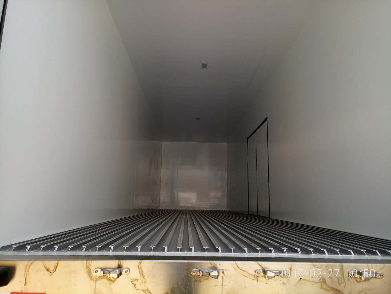 天龍國五9米6冷藏車