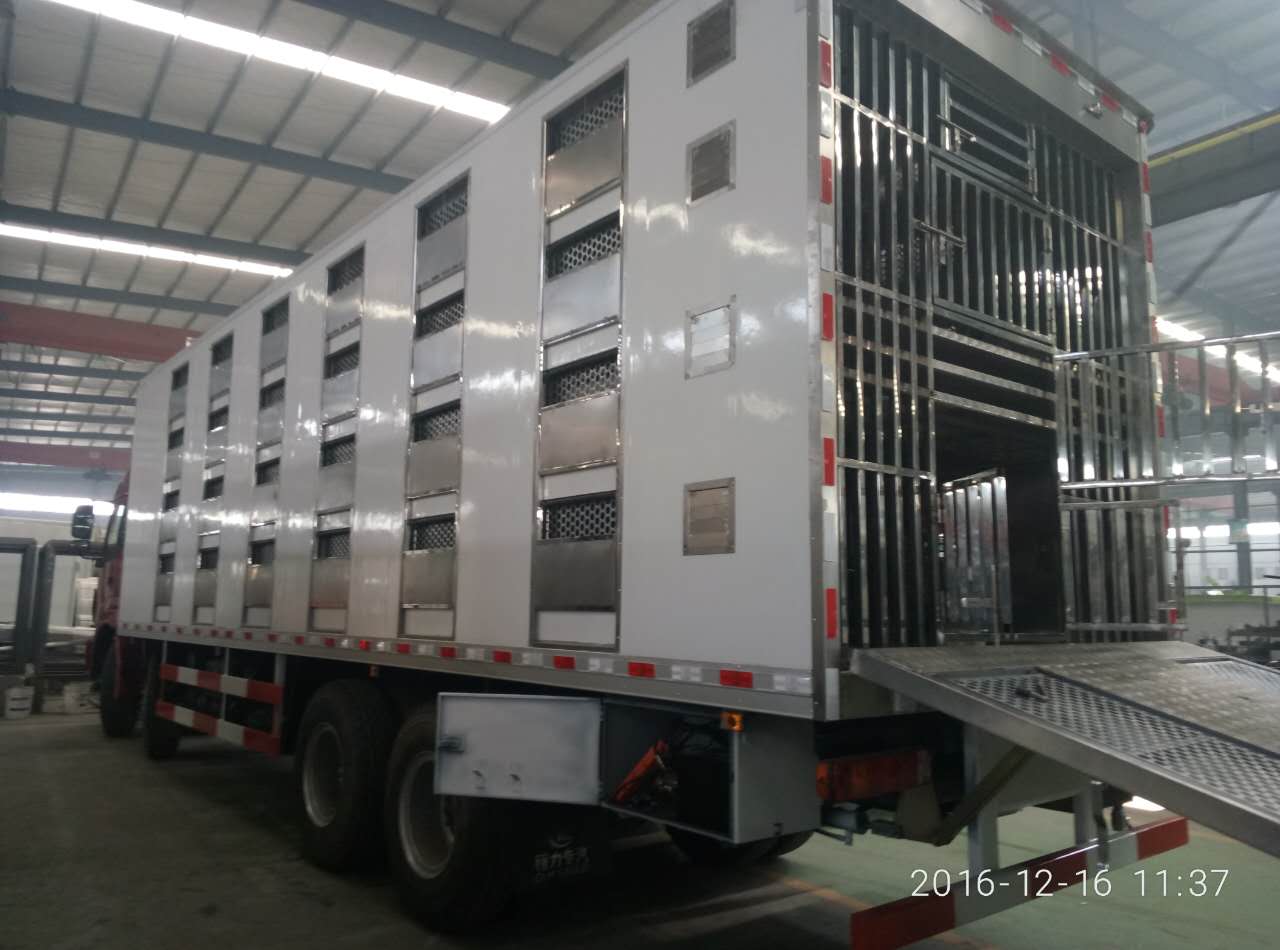 歐曼9米6豬仔運輸車 (10).jpg