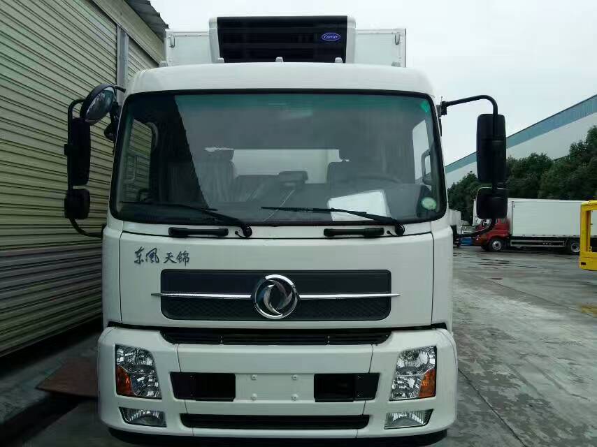 東風(fēng)天錦國(guó)五7米4冷藏車(chē)