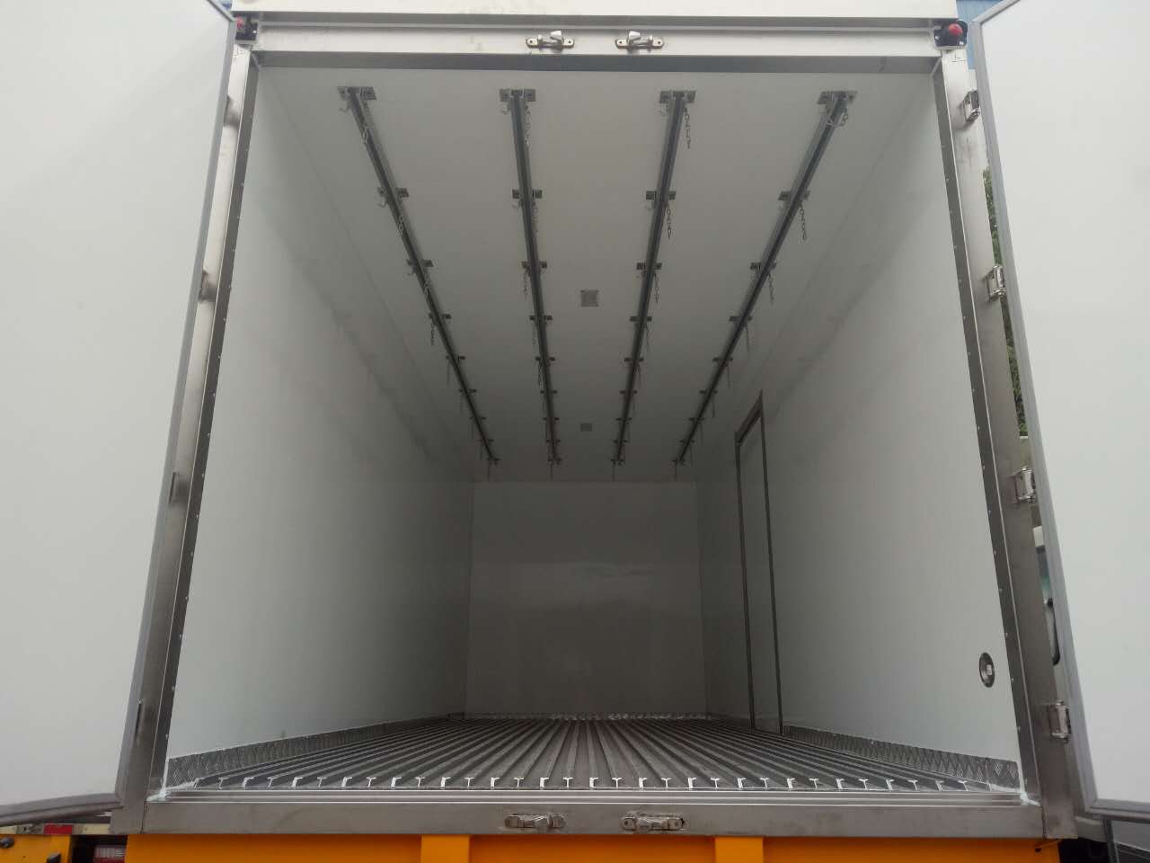 東風(fēng)天錦6米1冷藏車(chē) (7).jpg