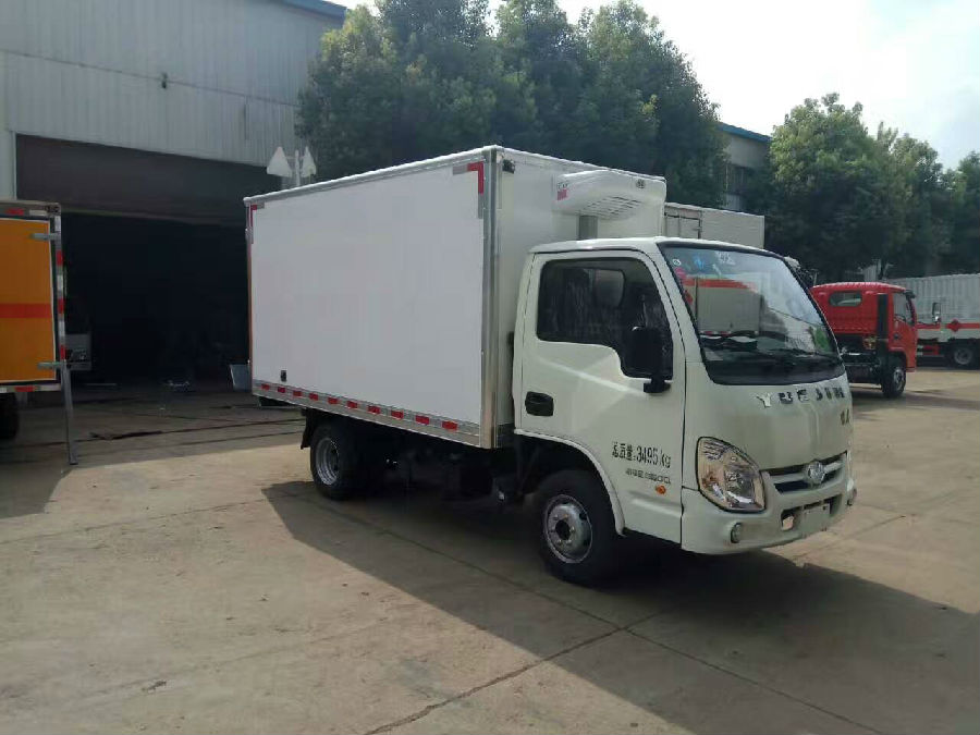 躍進(jìn)小福星3米2柴油冷藏車 (6).jpg