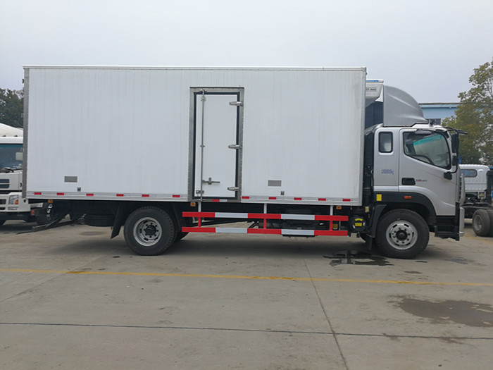 歐馬可S5 6米6冷藏車 (1).jpg