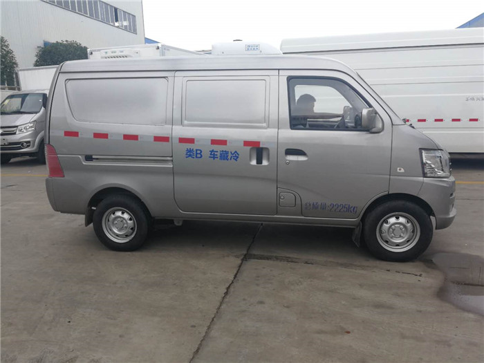 長(zhǎng)安國(guó)五面包冷藏車 (3).jpg