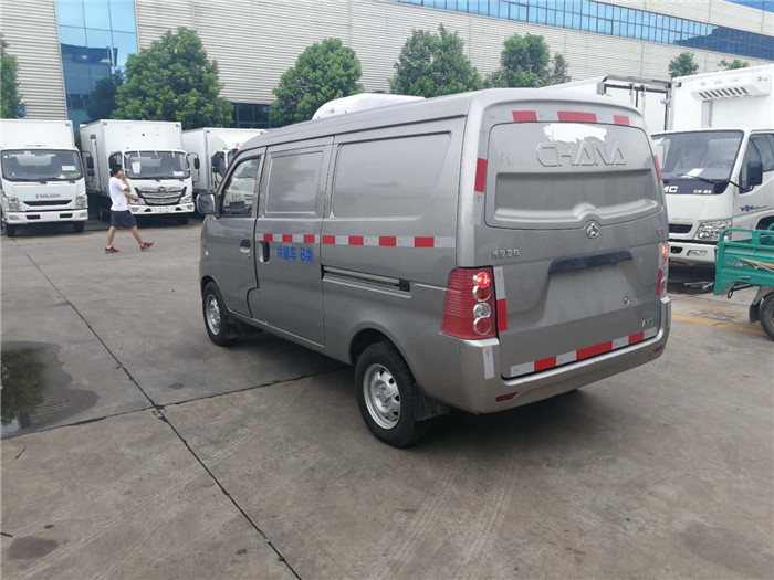 長(zhǎng)安國(guó)五面包冷藏車 (5).jpg