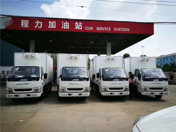 江鈴學(xué)校營(yíng)養(yǎng)餐配送車(chē)