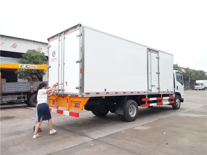 五十鈴700P冷藏車