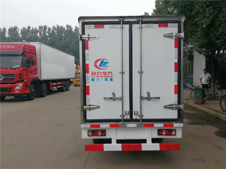 長安國五2米7冷藏車 (2).jpg