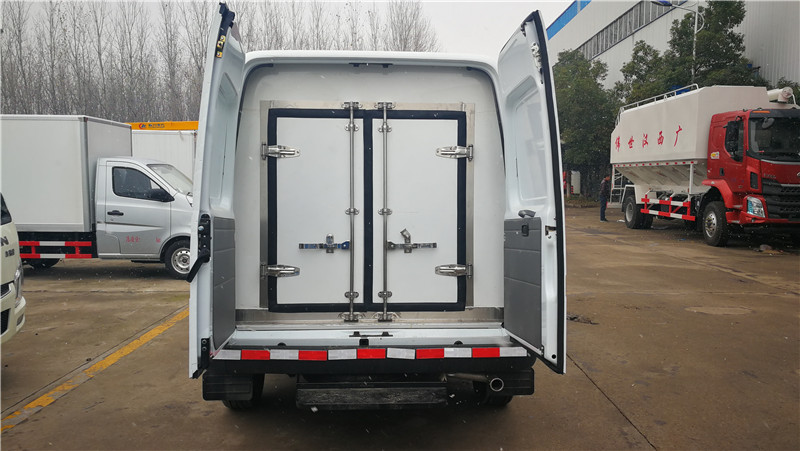 江鈴特順面包冷藏車 (7).jpg