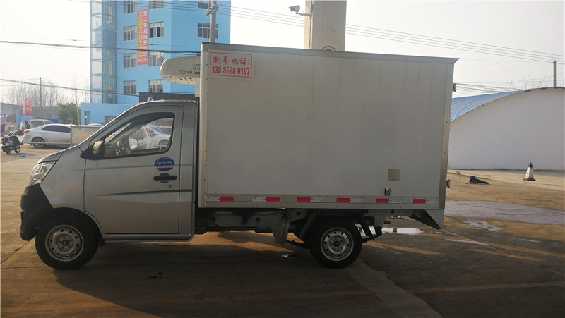 長(zhǎng)安2米7冷藏車(chē)