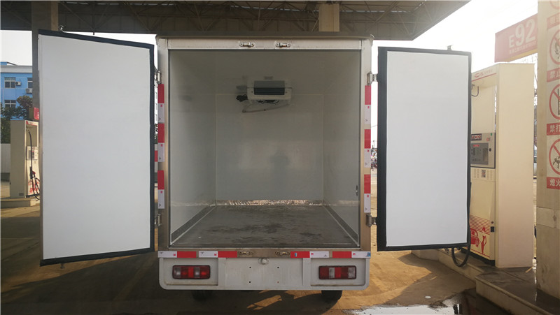 長(zhǎng)安2米7冷藏車(chē)