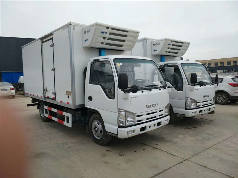 五十鈴4米2小龍蝦冷藏運(yùn)輸車