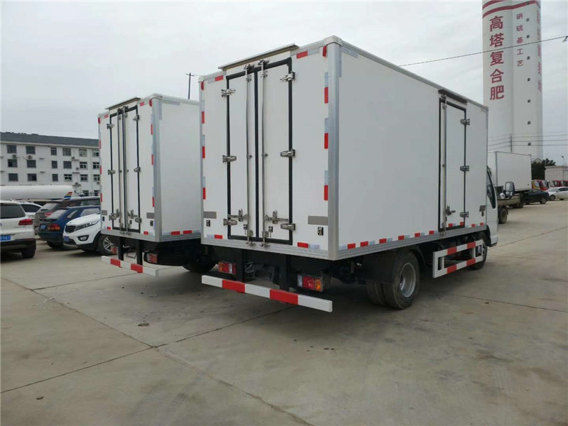 五十鈴4米2冷藏車 (6).jpg