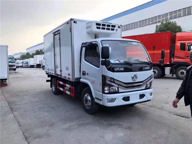 東風(fēng)國(guó)六4米2冷藏 (1).jpg