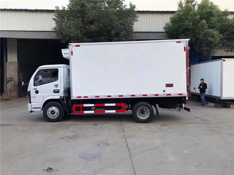 東風(fēng)國(guó)六4米2冷藏 (3).jpg