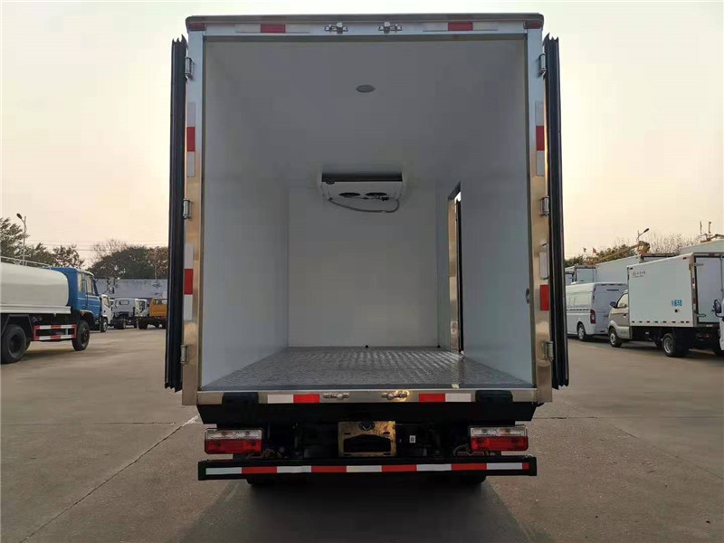 東風(fēng)國(guó)六4米2冷藏 (6).jpg