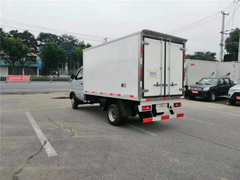長安神騏國六3米2冷藏車 (5).jpg