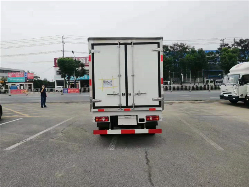 長安神騏國六3米2冷藏車 (6).jpg