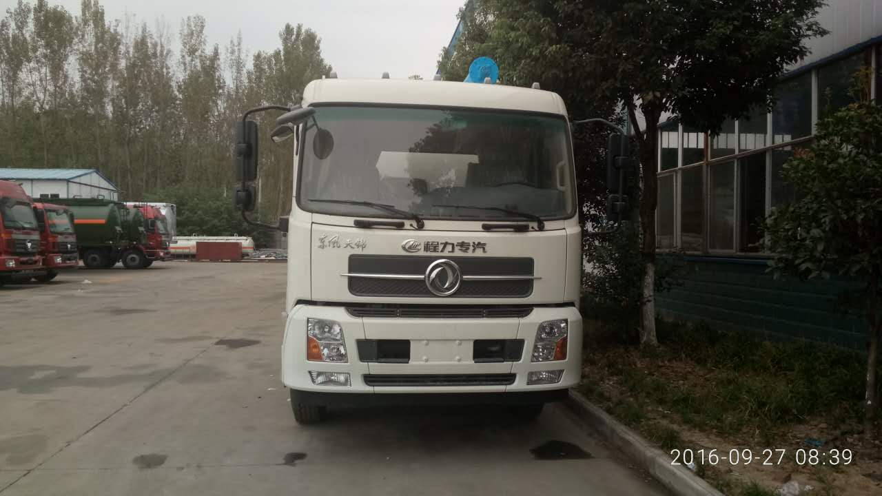 東風(fēng)天錦20方散裝飼料運 東風(fēng)天錦20方散裝飼料運