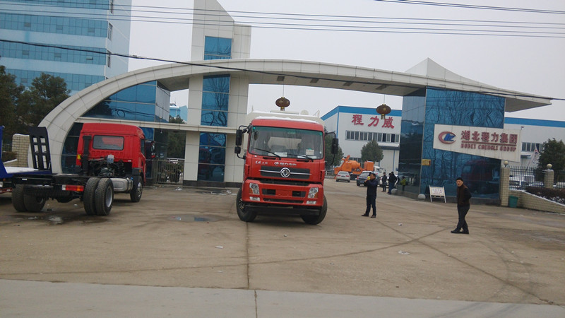 東風天錦30方散裝飼料運 東風天錦30方散裝飼料運