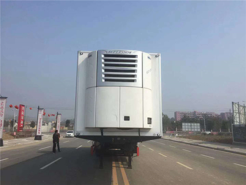 13米6半掛冷藏車 13米6半掛冷藏車