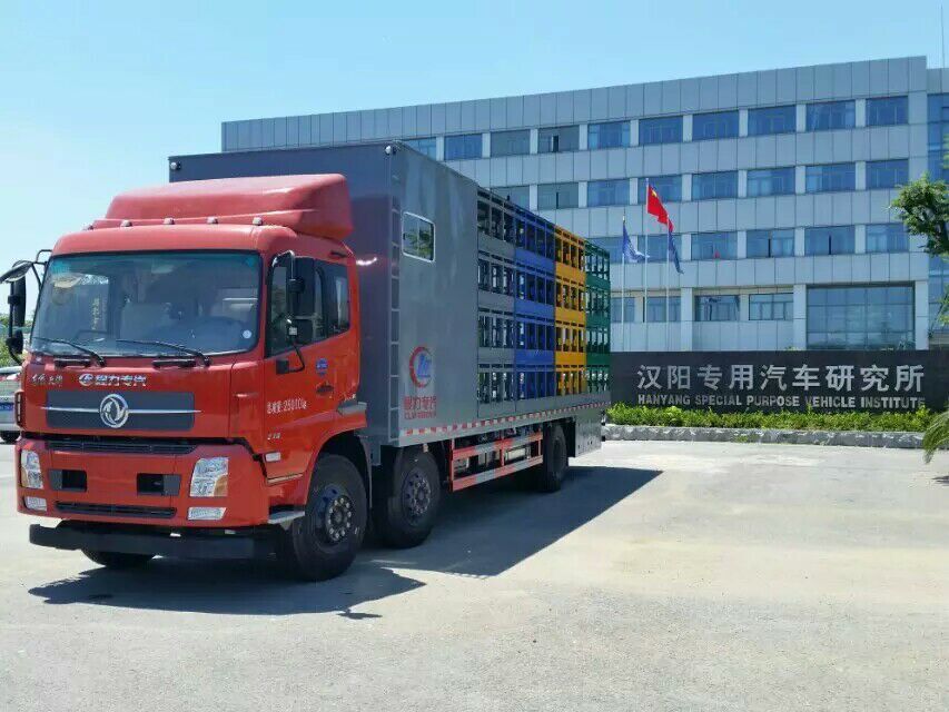 天錦小三軸養(yǎng)蜂車(chē) (4).jpg 天錦小三軸養(yǎng)蜂車(chē) (4).jpg